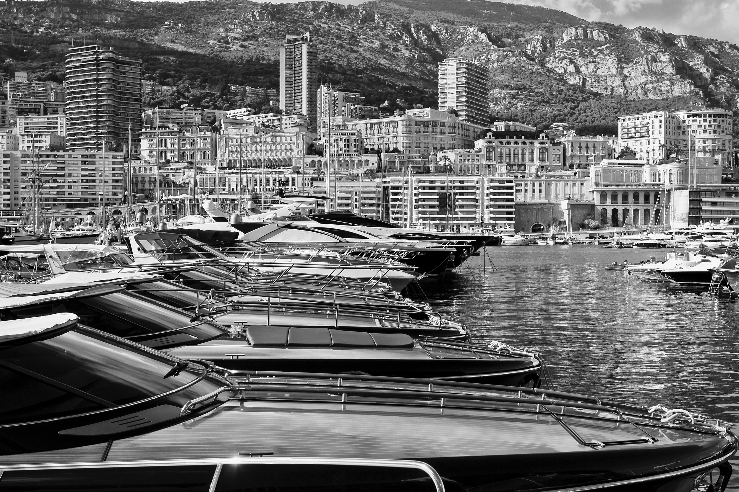 PRIVÉA Magazine From Port to Paradise 2025 Most Iconic Superyachts