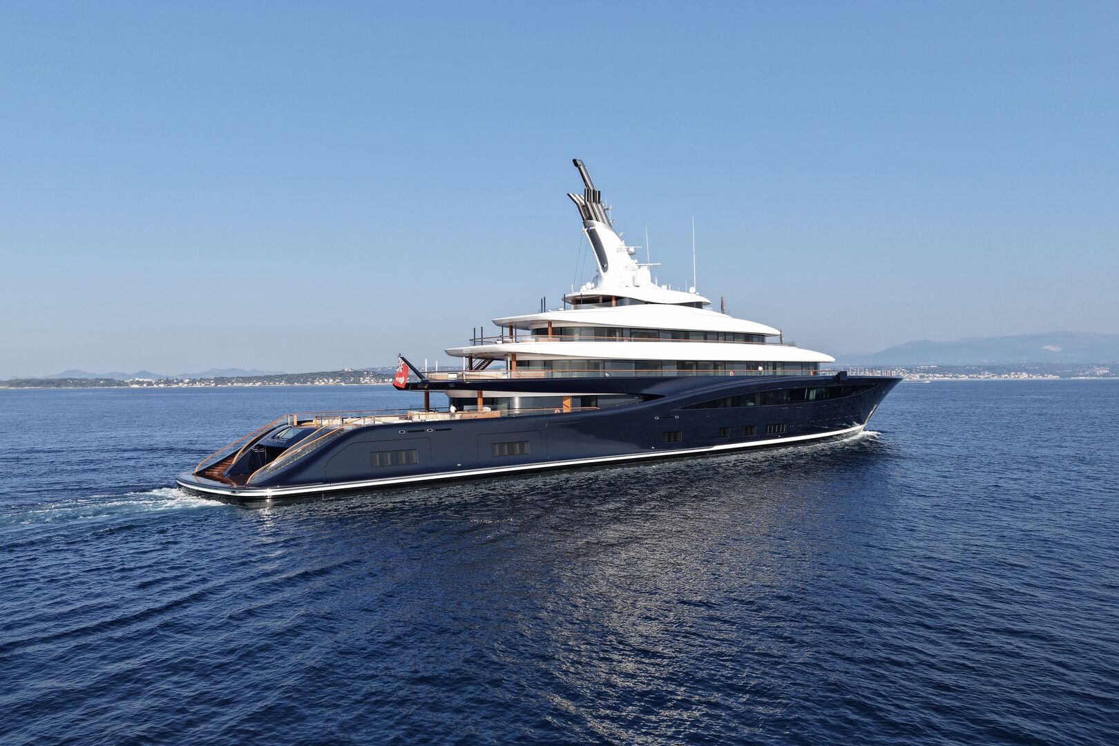 PRIVÉA Magazine breakthrough Lürssen yacht